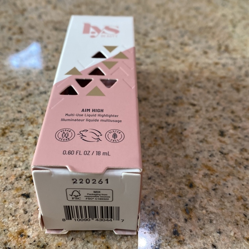 Aim high Multi use liquid highlighter | LYS Beauty - Picture 6 of 6